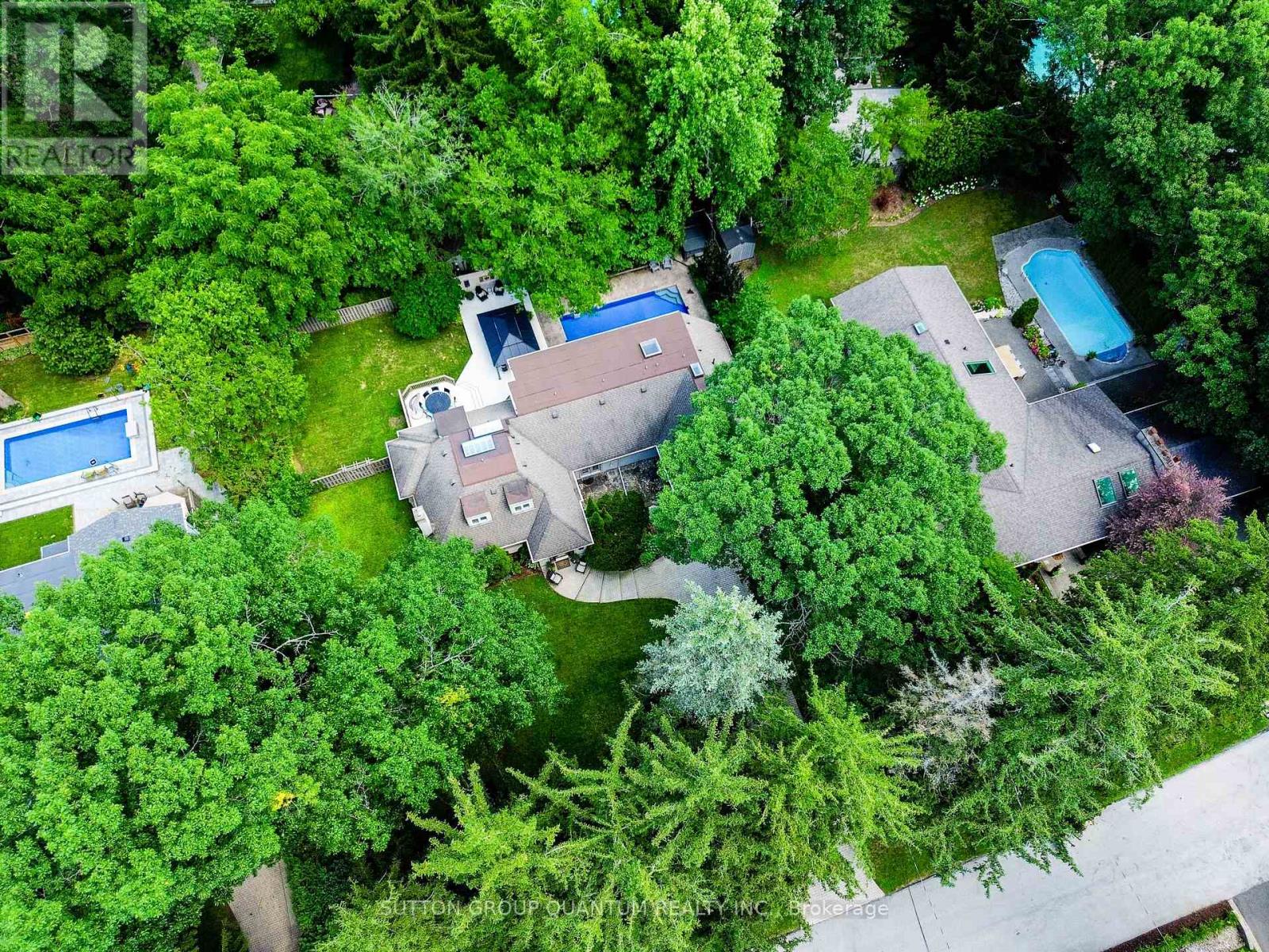 1391 QUEEN VICTORIA AVENUE - 50