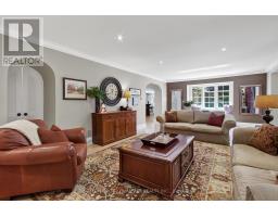 Family room - 1391 Queen Victoria Avenue, Mississauga, ON L5H3H2 Photo 8