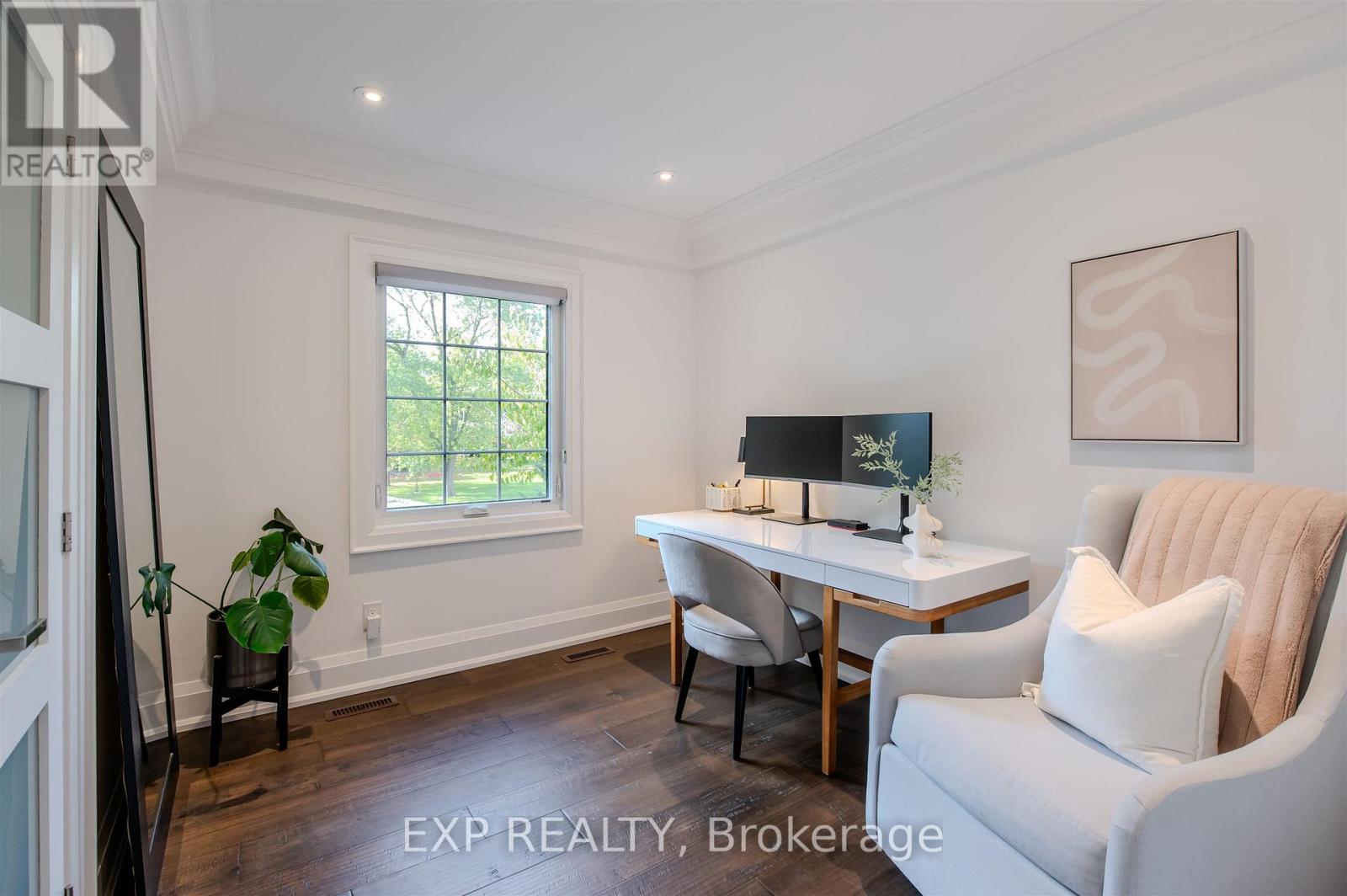467 CAESAR AVENUE - 21