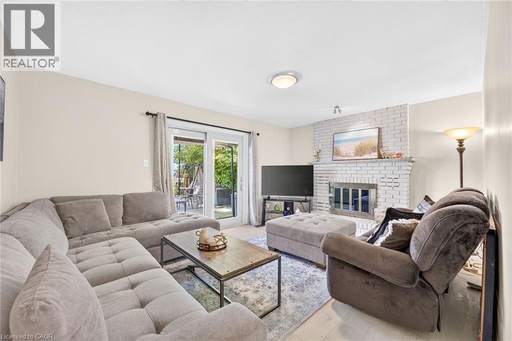 15 CHEVAL Drive - 22