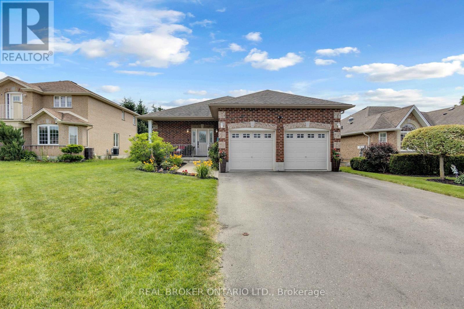 41 HARMER CRESCENT - 1