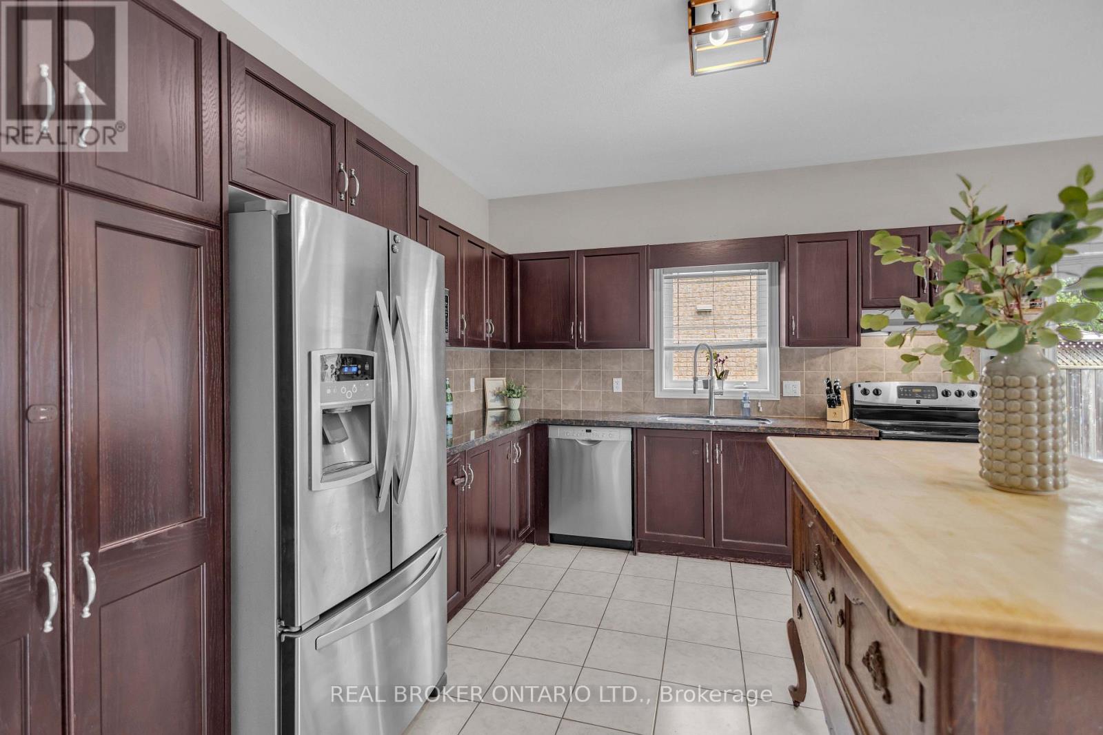 41 HARMER CRESCENT - Image 10
