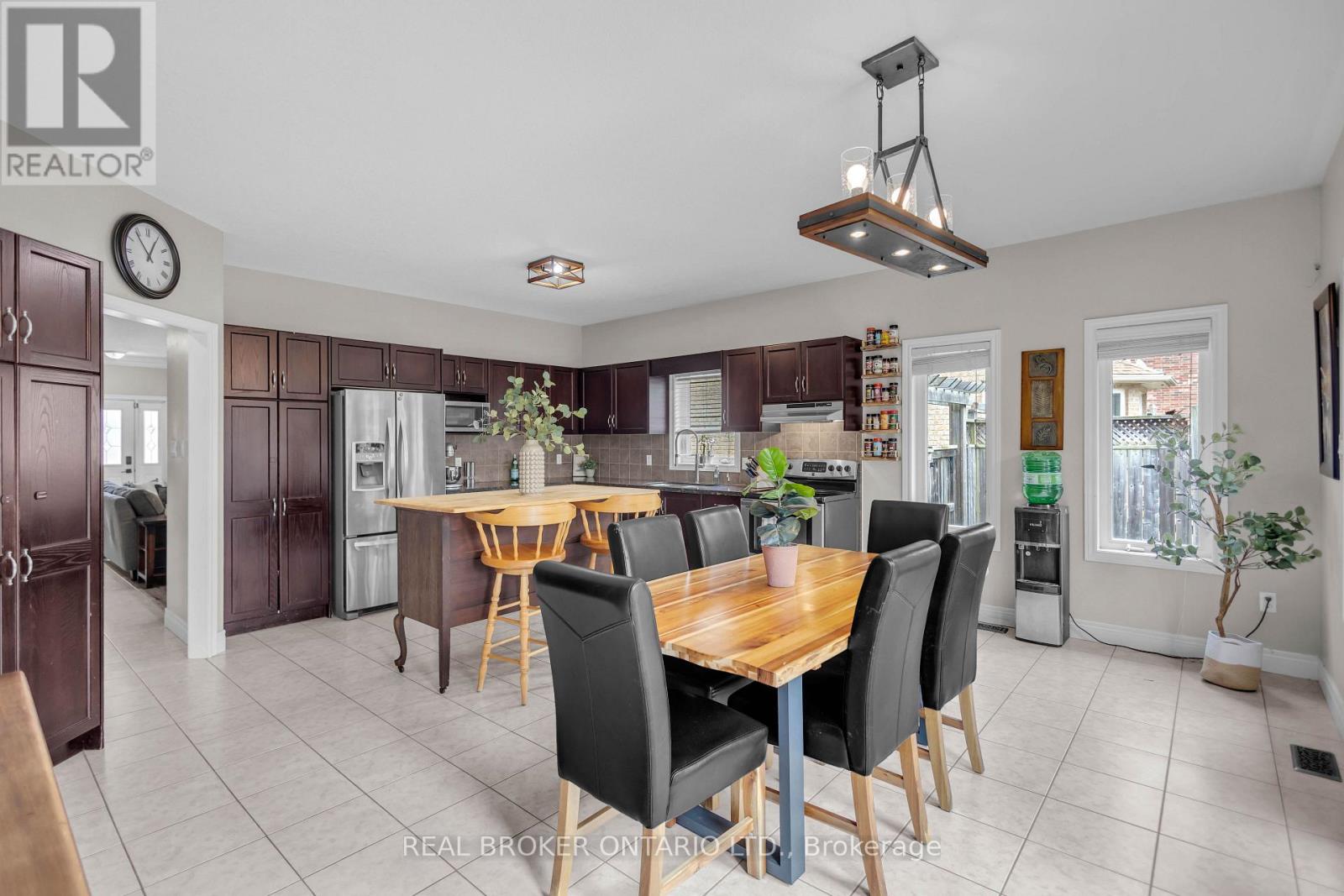 41 HARMER CRESCENT - Image 12