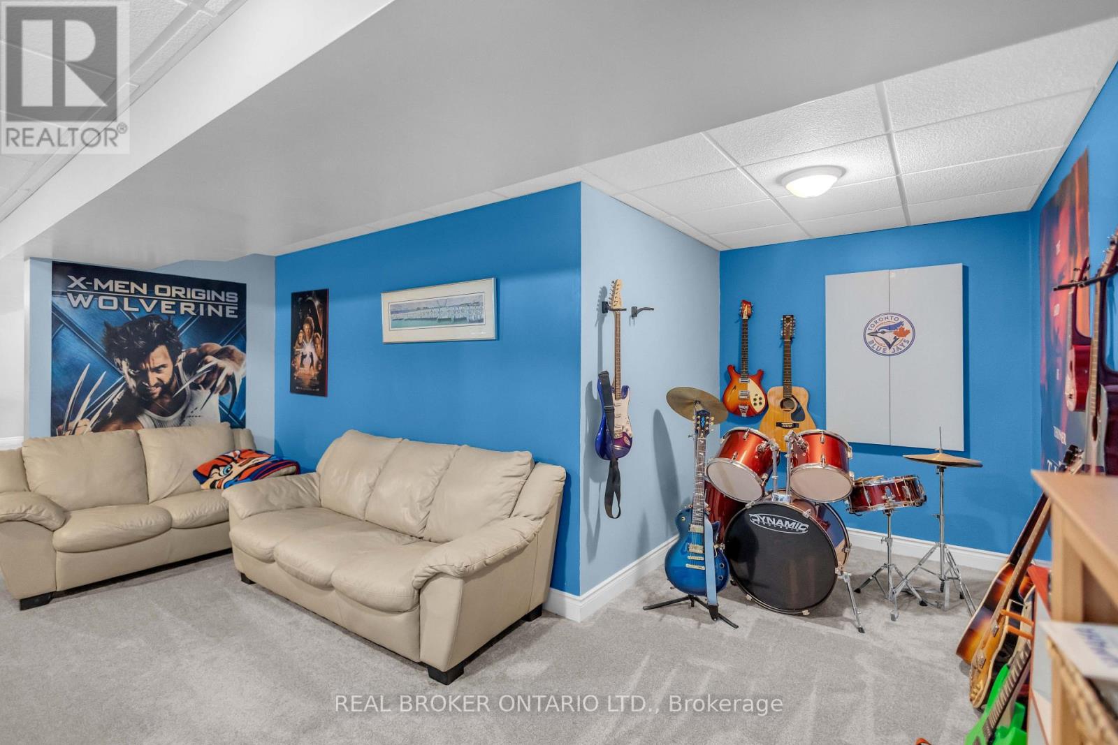 41 HARMER CRESCENT - Image 32