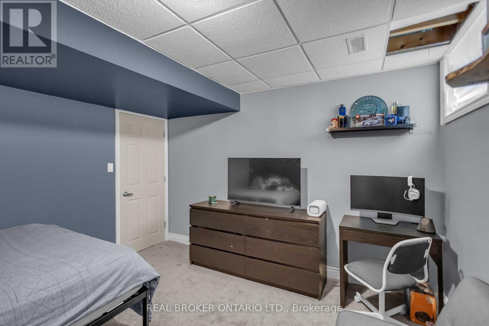 41 HARMER CRESCENT - Image 33
