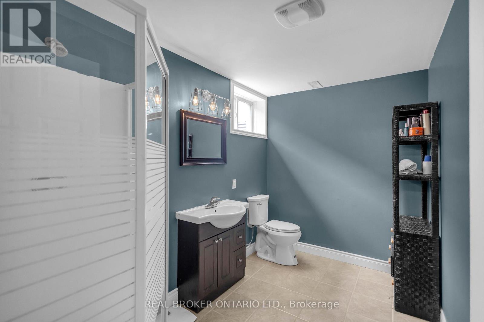 41 HARMER CRESCENT - Image 35