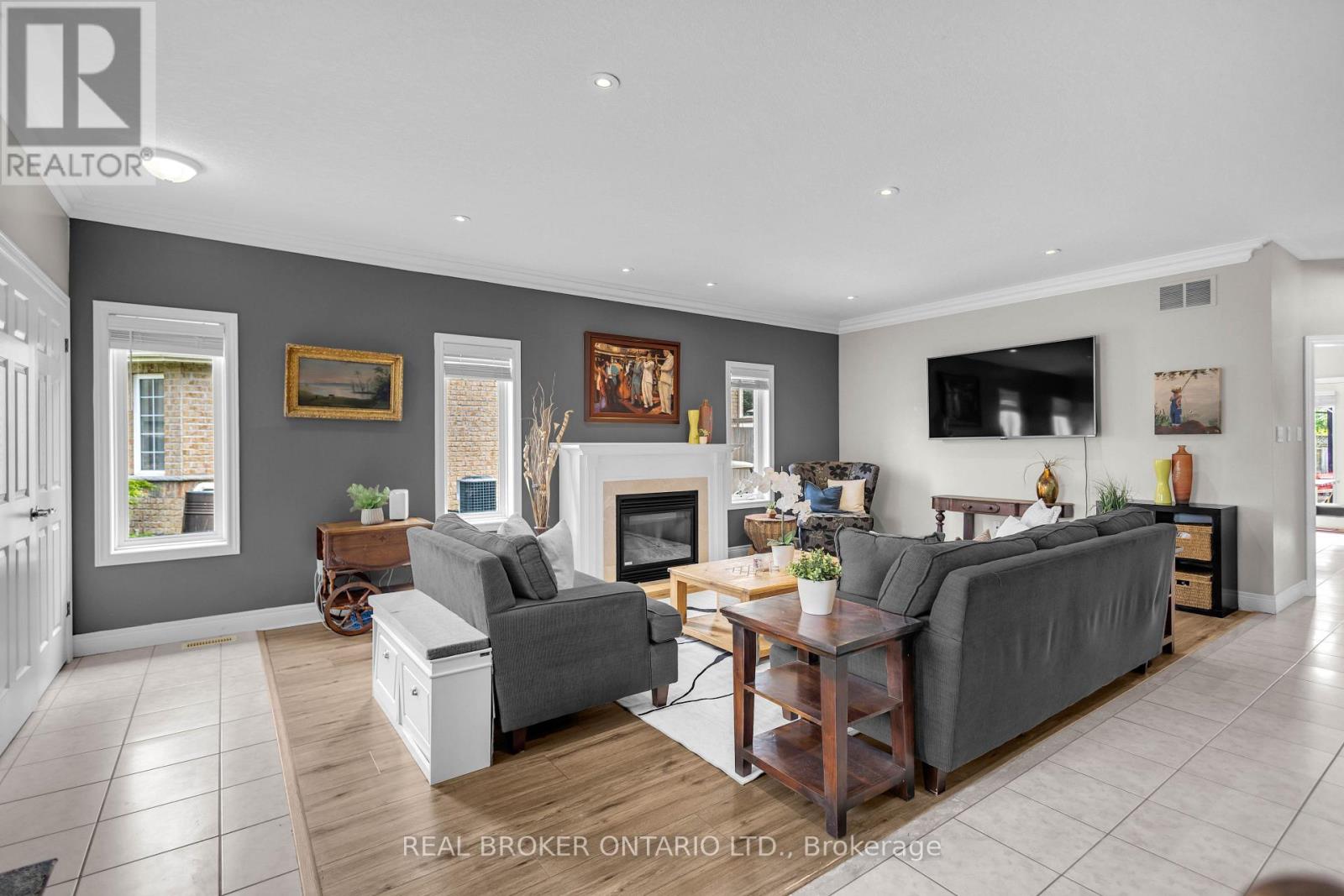 41 HARMER CRESCENT - Image 4