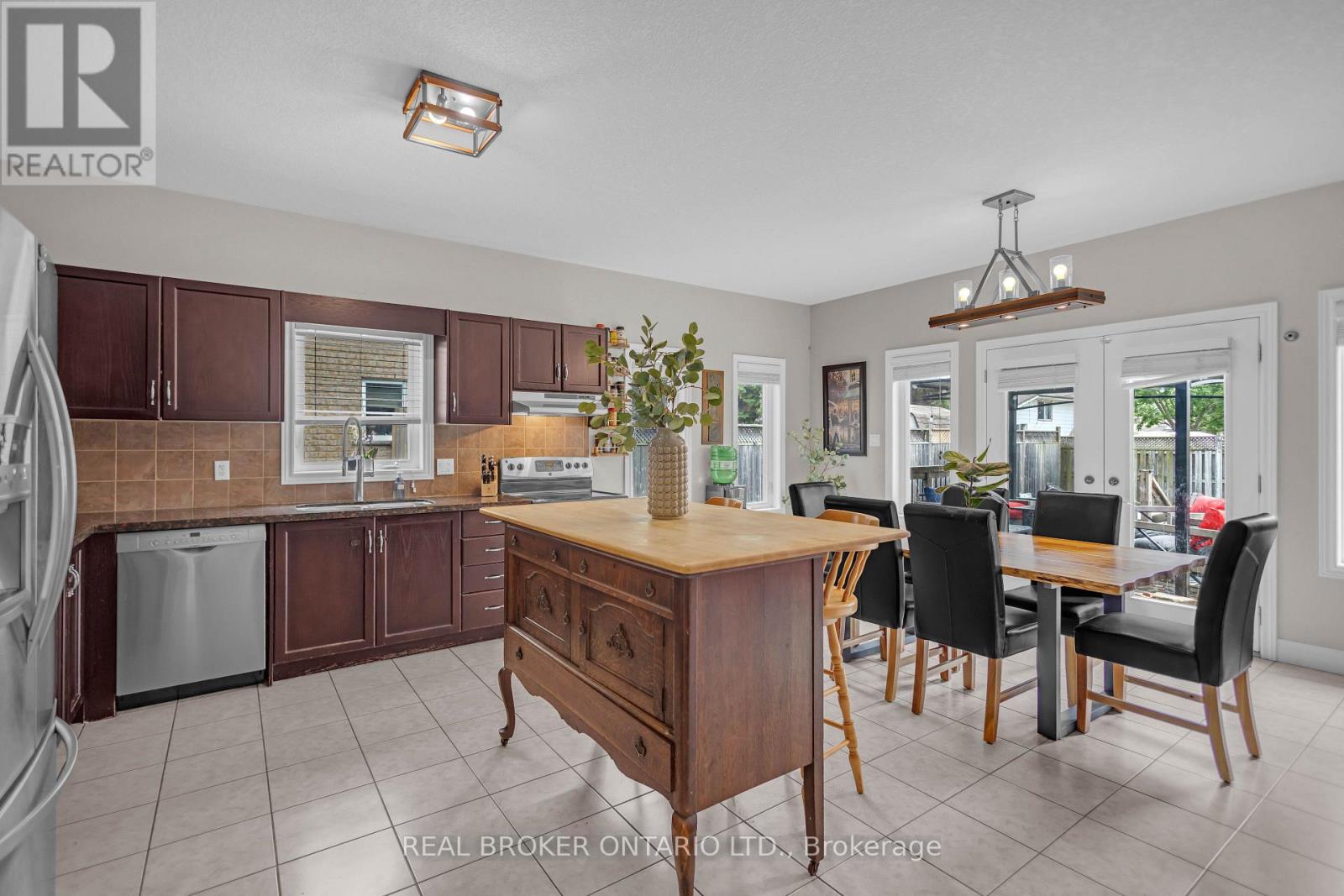 41 HARMER CRESCENT - Image 9