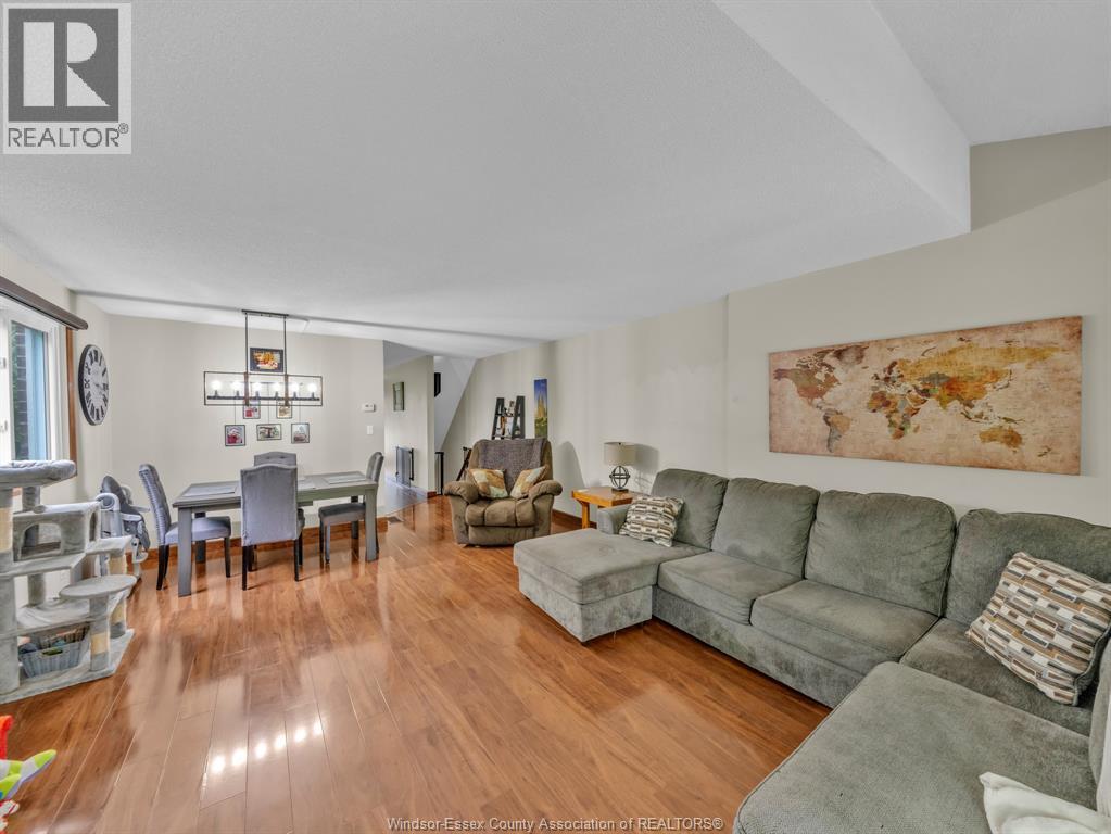 #18 345 Robson ROAD - 10