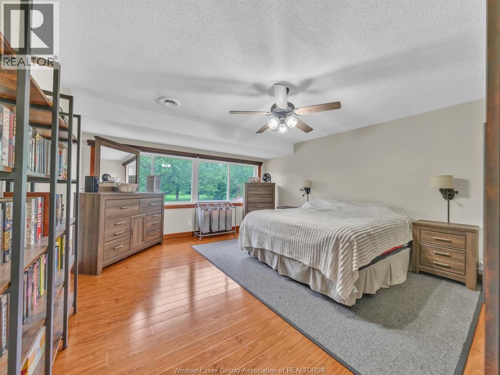 #18 345 Robson ROAD - 13