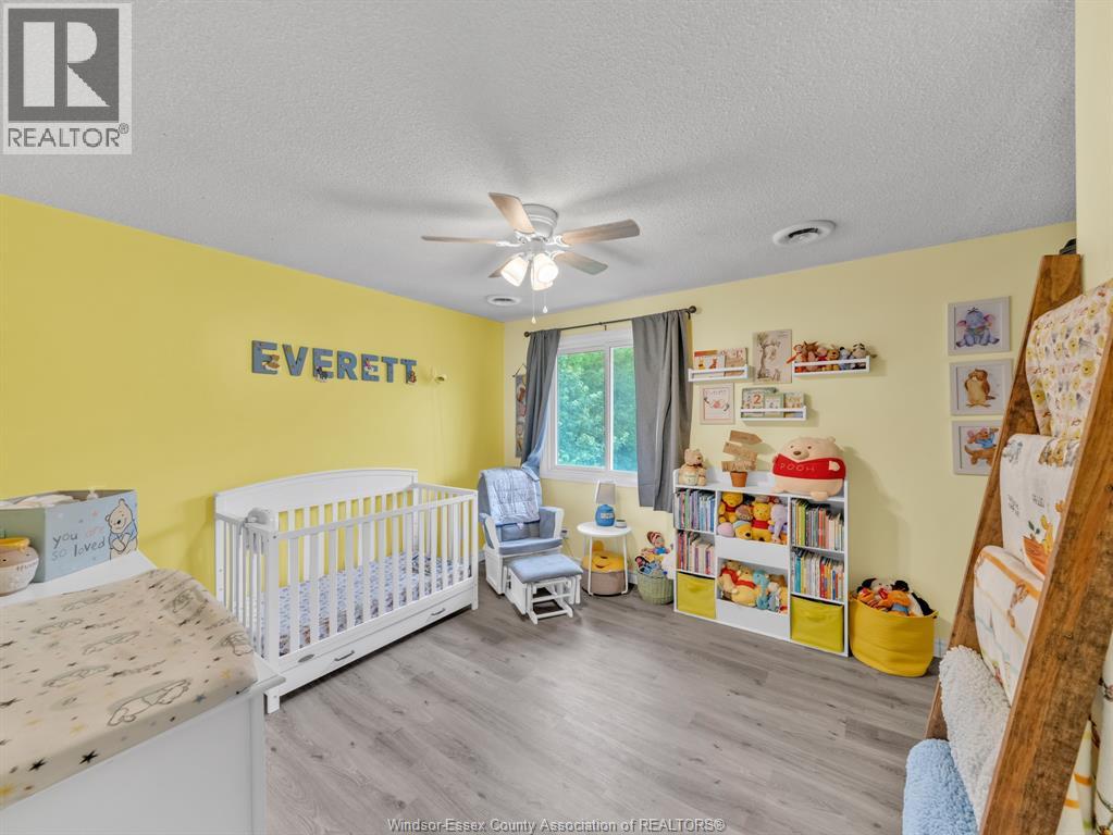 #18 345 Robson ROAD - 19