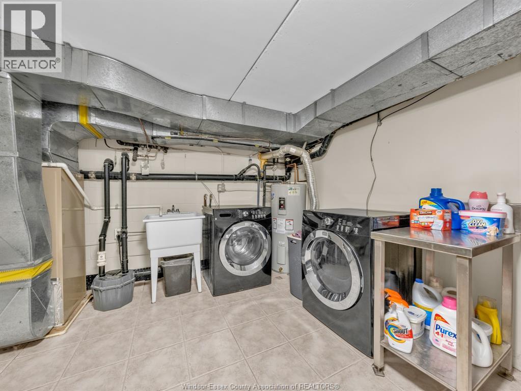 #18 345 Robson ROAD - 28
