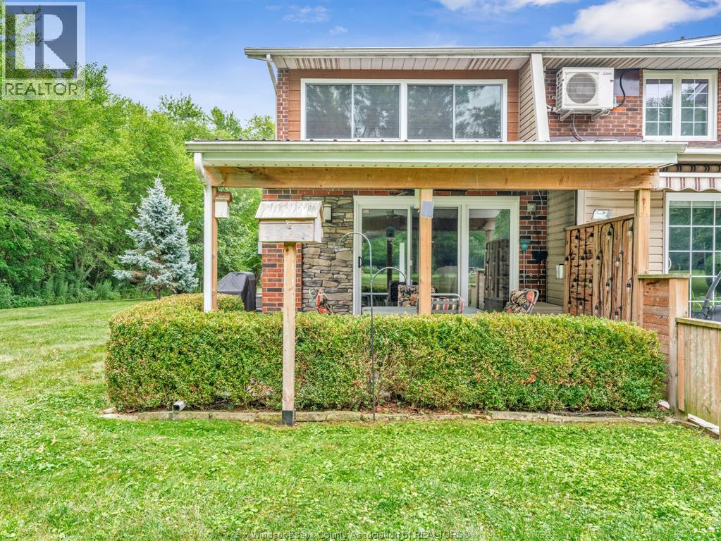 #18 345 Robson ROAD - 35