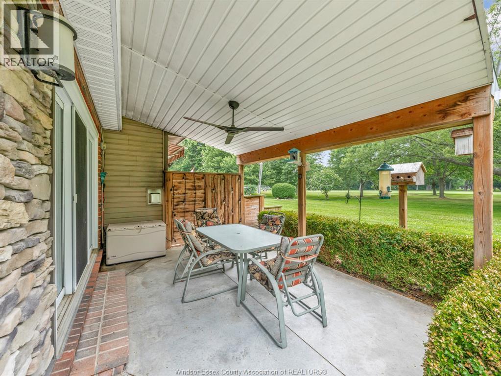 #18 345 Robson ROAD - 36