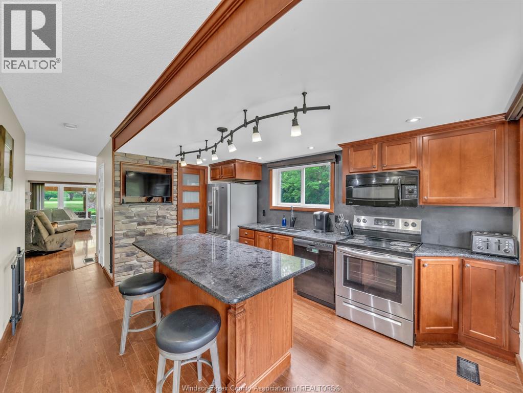 #18 345 Robson ROAD - 4