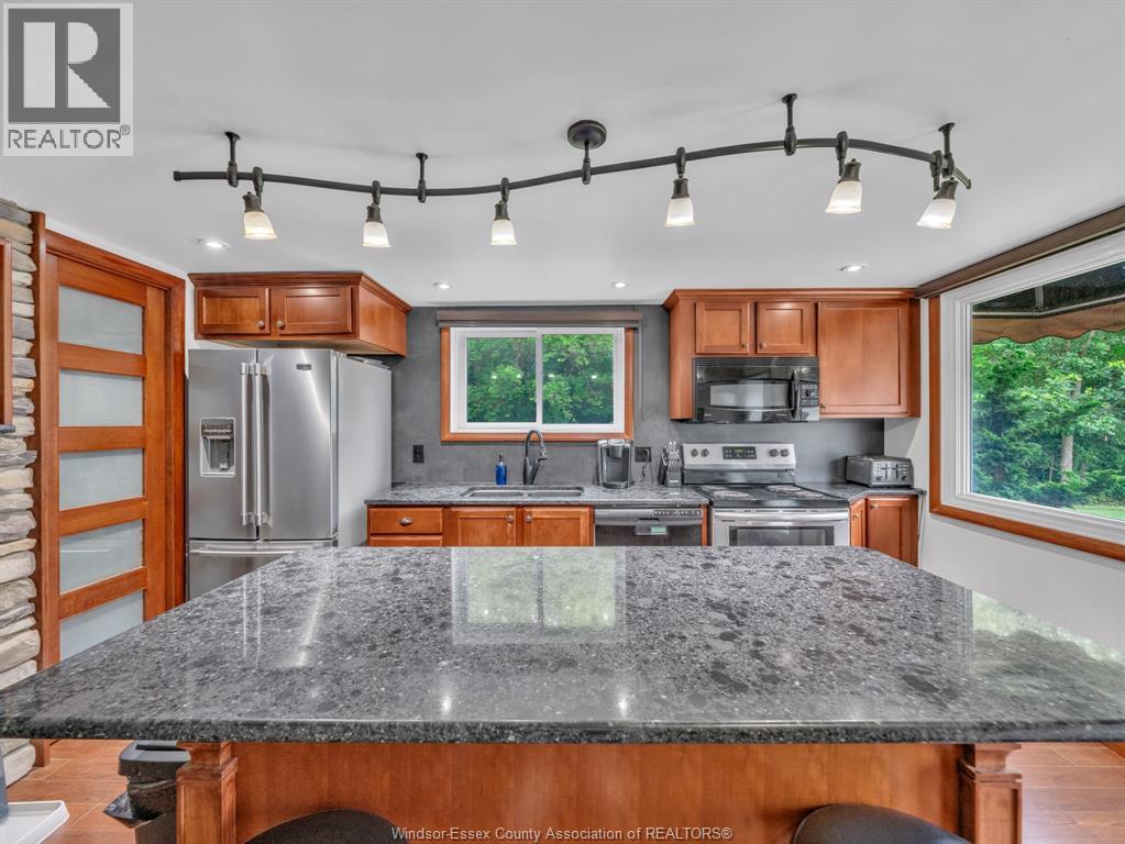 #18 345 Robson ROAD - 6