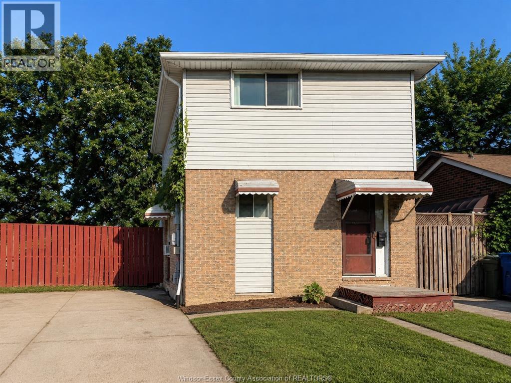 1110 ABBEY COURT - 1