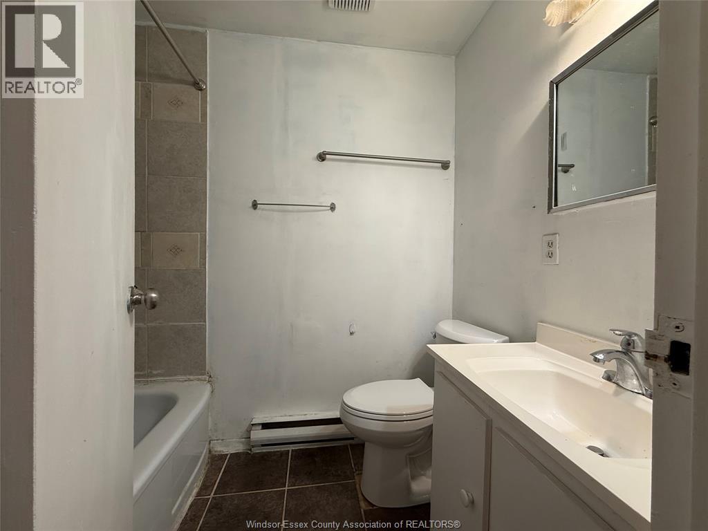 1110 ABBEY COURT - 15