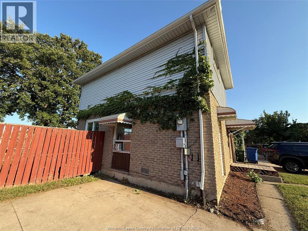 1110 ABBEY COURT - 20