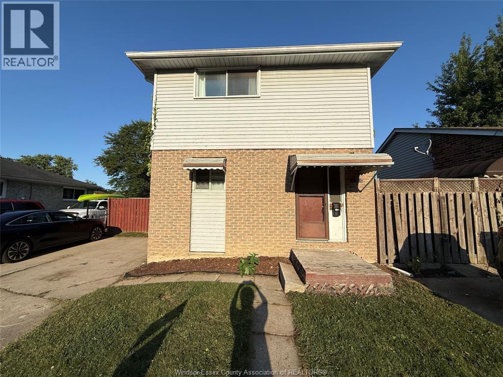 1110 ABBEY COURT - 21