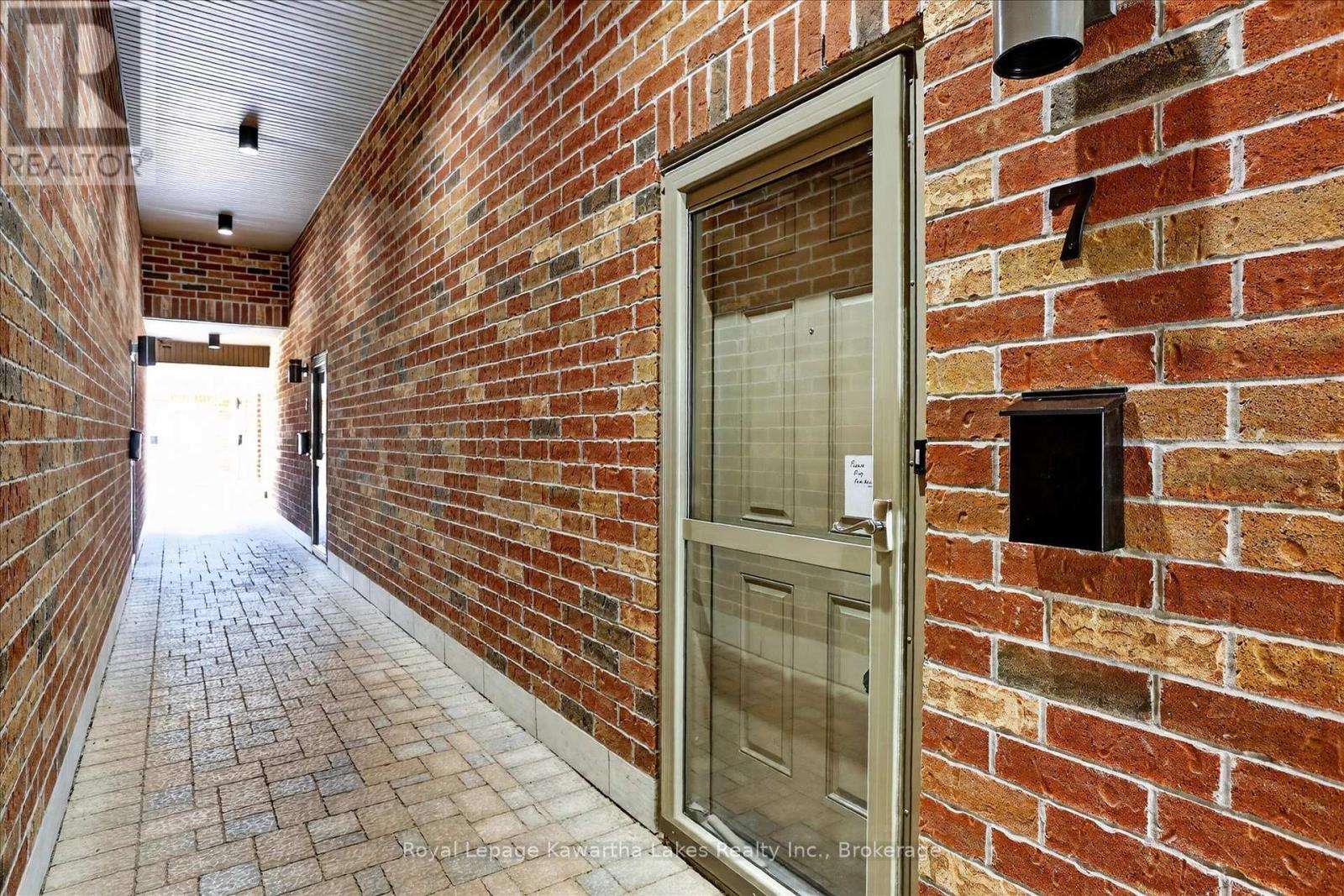 #7 35 GREEN ARBOUR WAY - 10