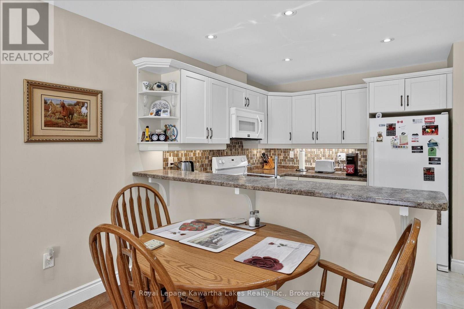 #7 35 GREEN ARBOUR WAY - 19