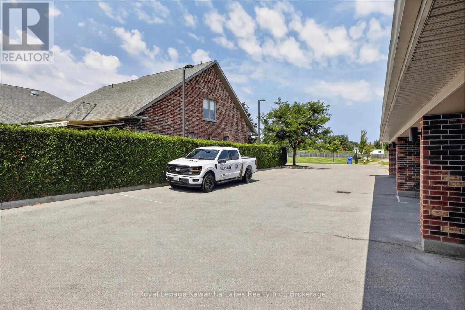 #7 35 GREEN ARBOUR WAY - 48
