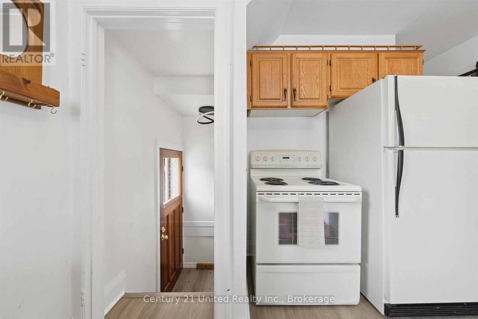 72 KENT STREET - 12