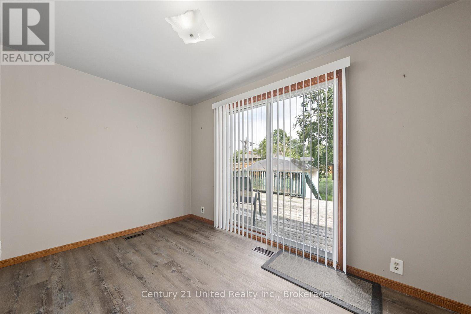 72 KENT STREET - Image 15