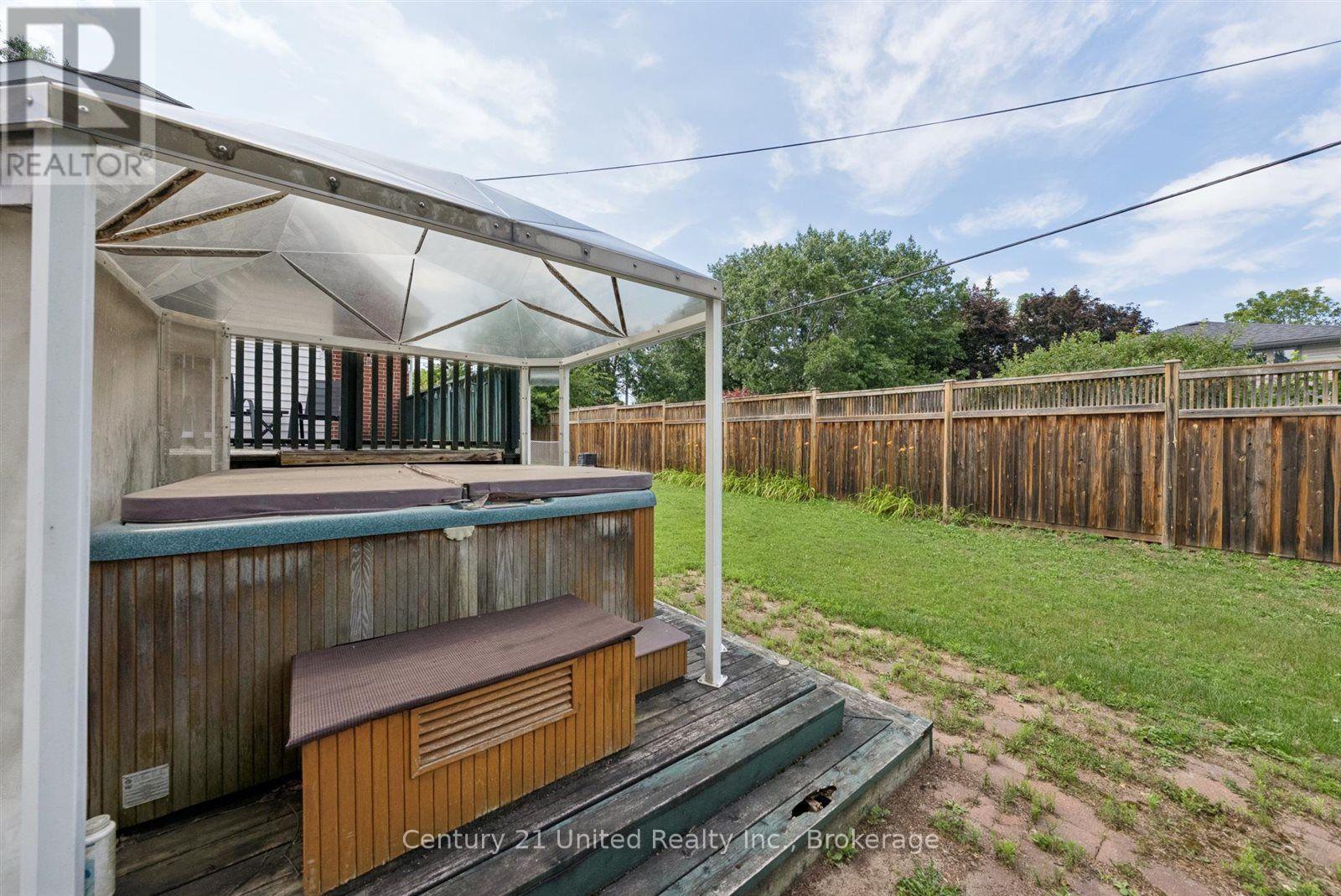 72 KENT STREET - Image 33