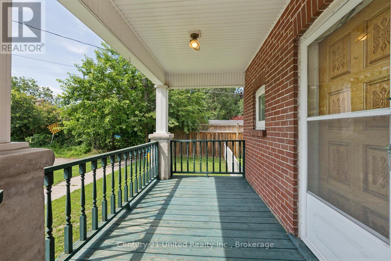 72 KENT STREET - Image 4