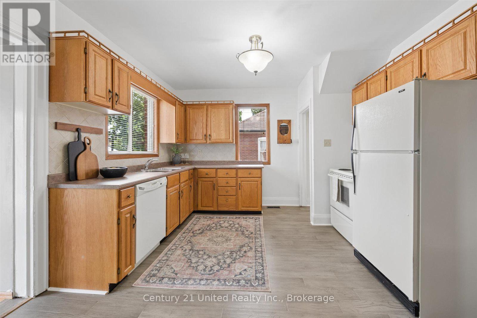 72 KENT STREET - 8