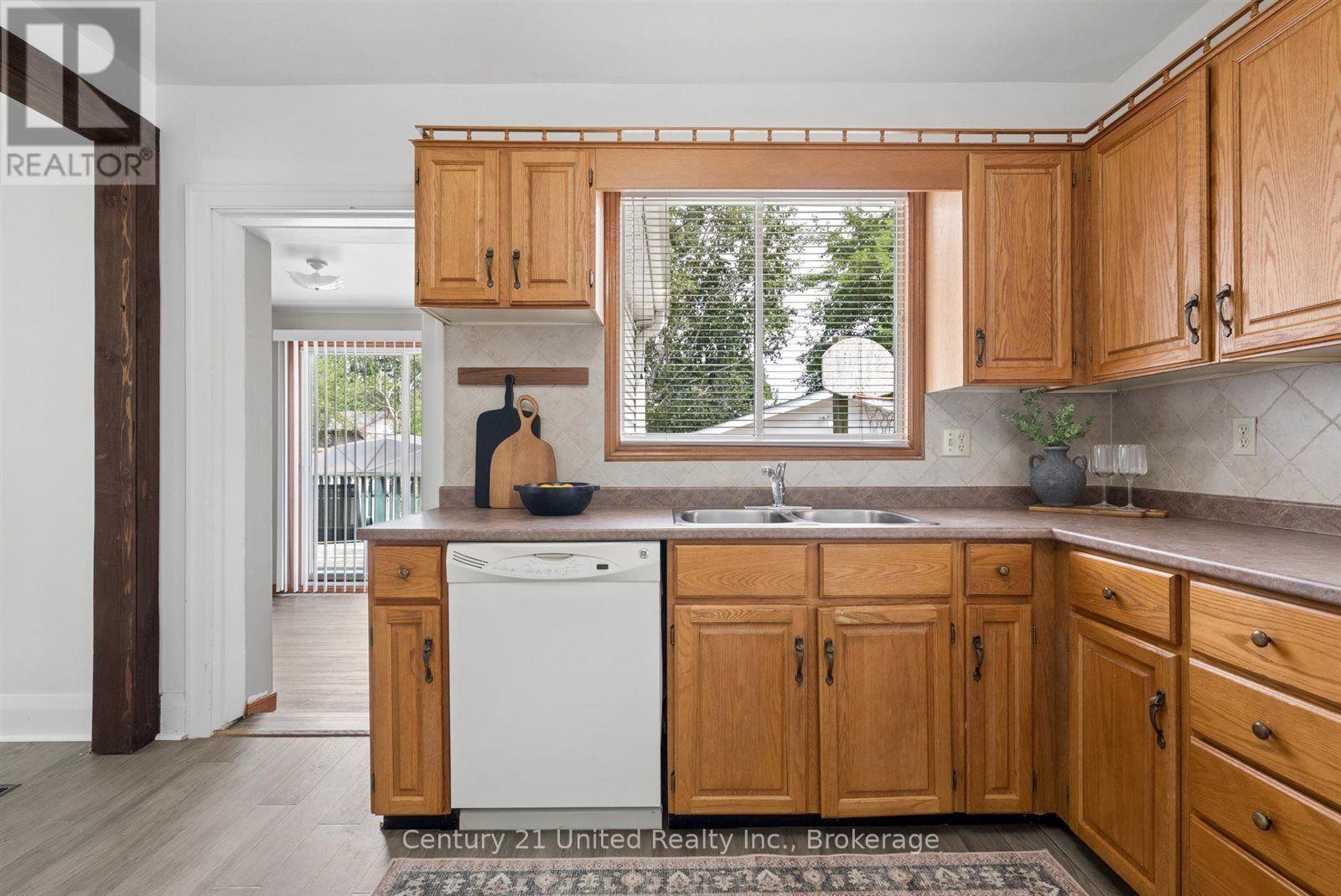 72 KENT STREET - Image 9