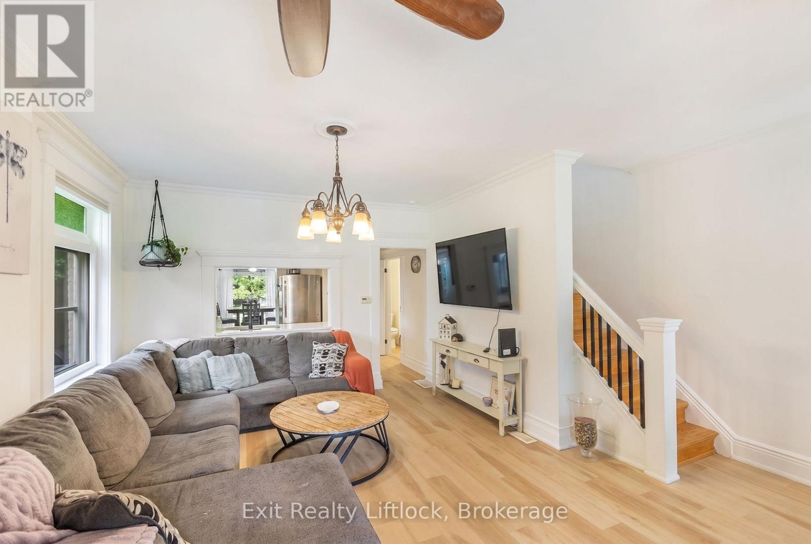 592 SHERBROOKE STREET - Image 4