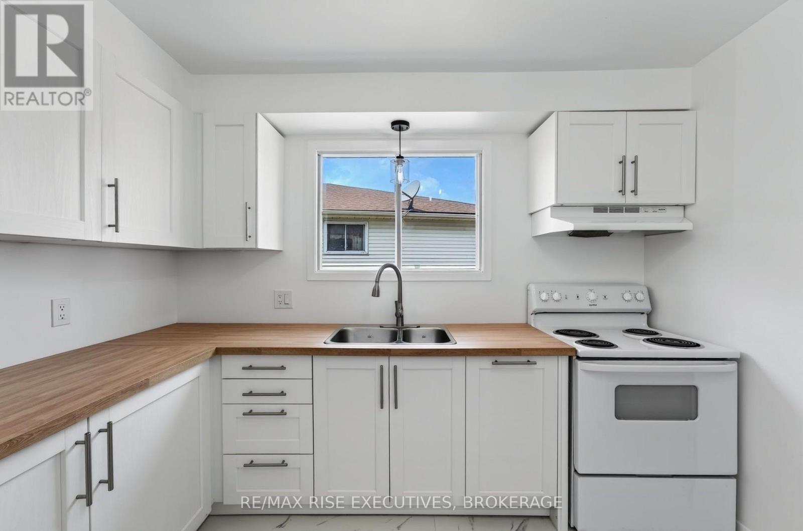 385 MELANIE AVENUE - Image 11