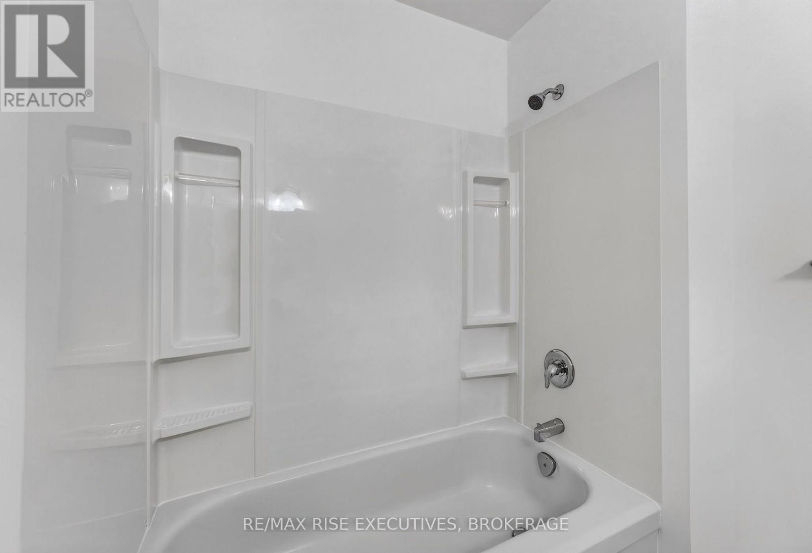 385 MELANIE AVENUE - 13