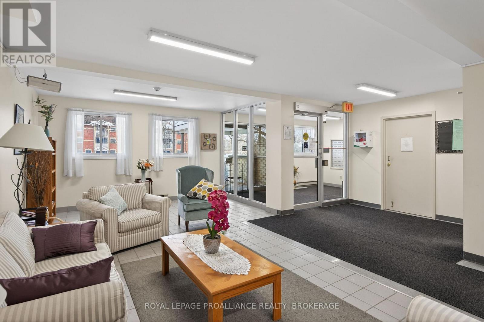 #313 310 KINGSDALE AVENUE - 3