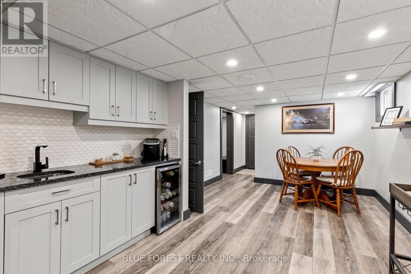 436 BASELINE ROAD E - Image 32