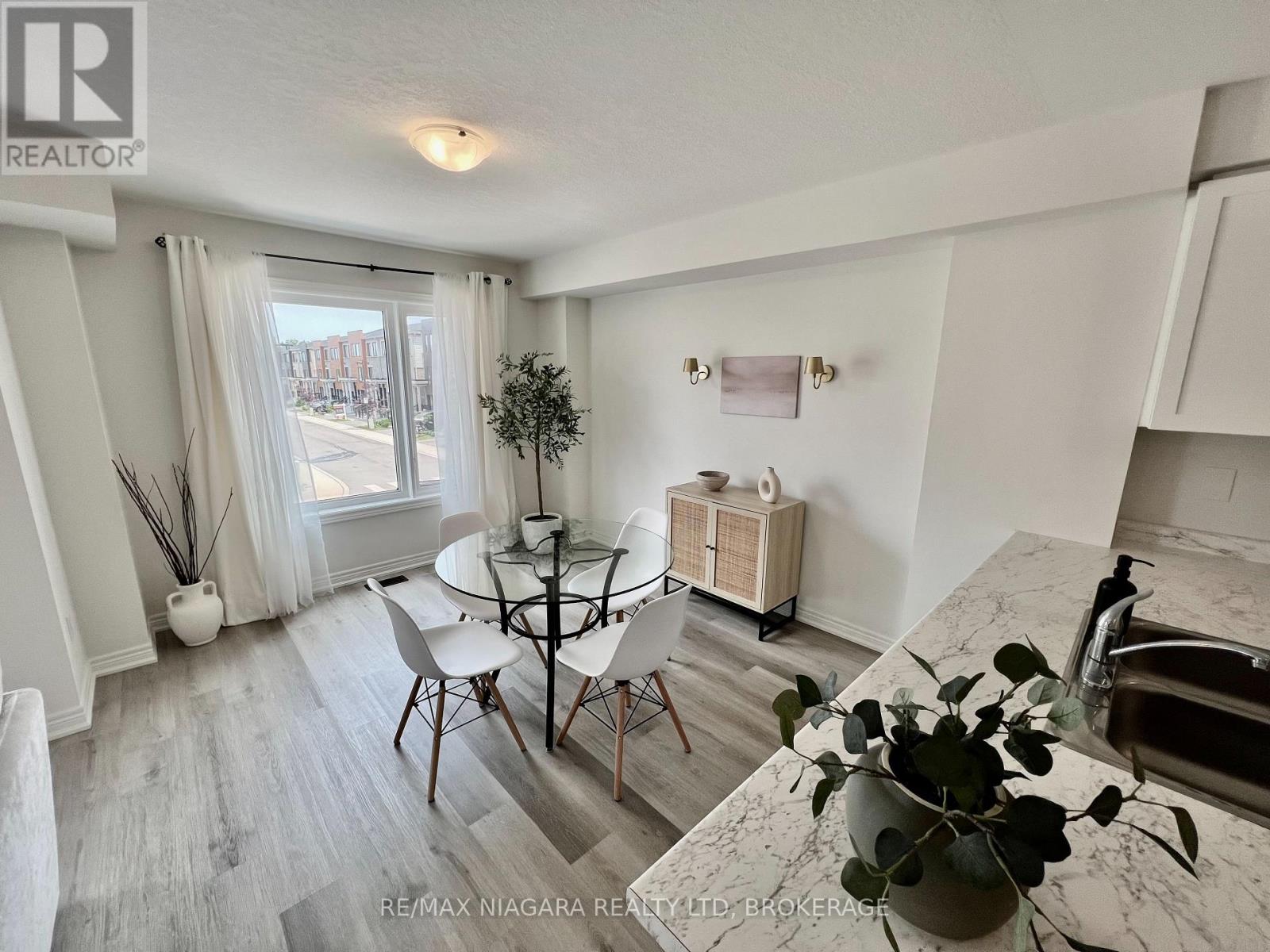 #48 96 DRYDEN LANE - 15