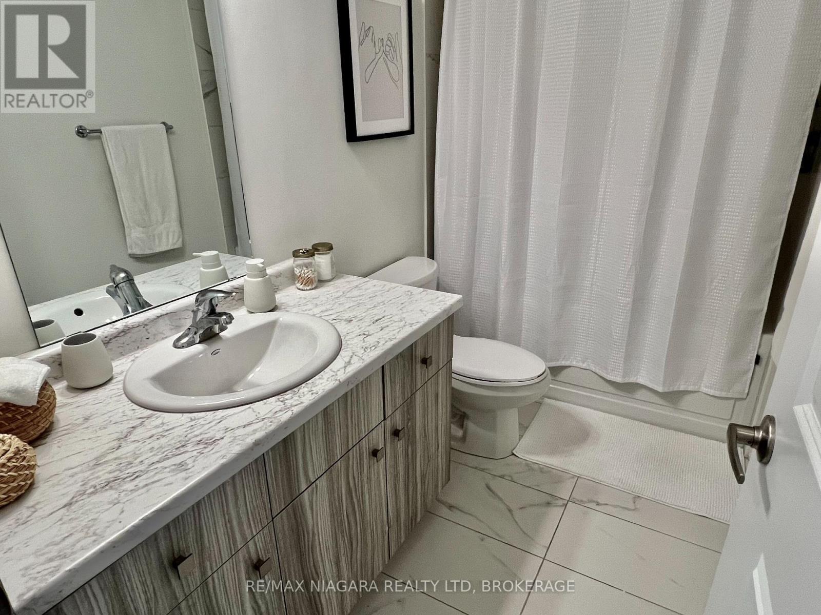 #48 96 DRYDEN LANE - 45