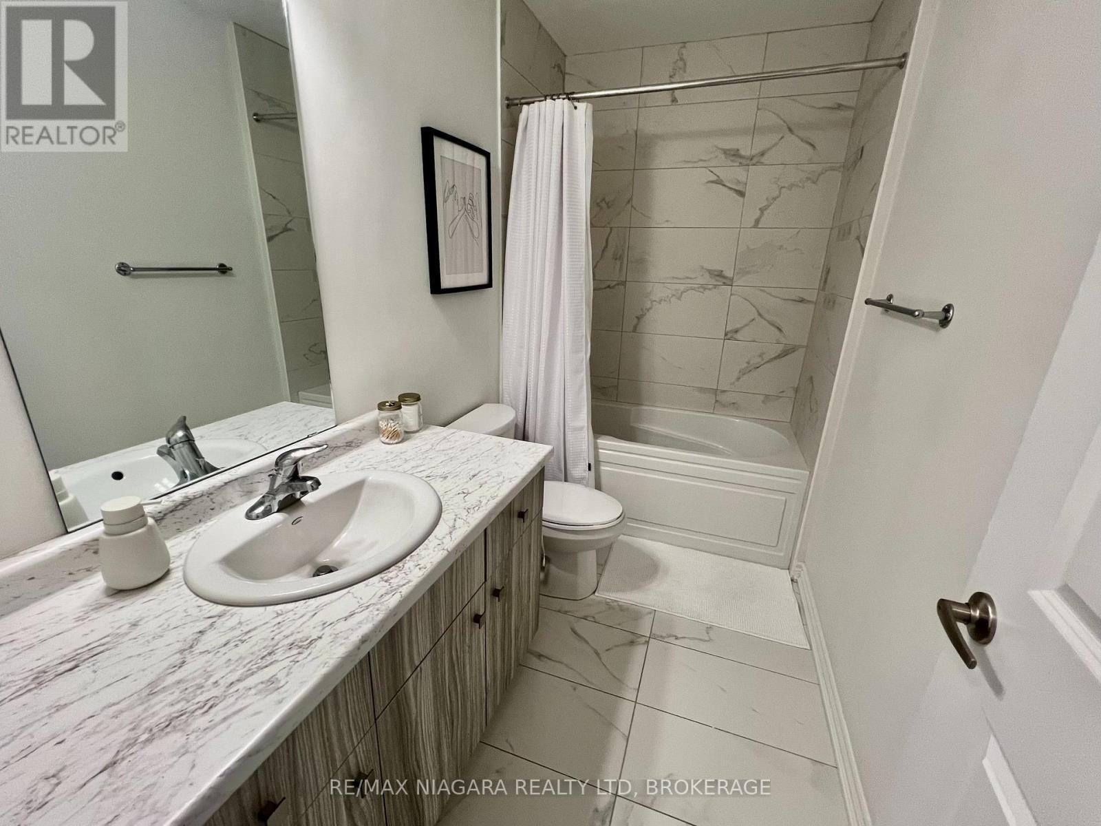 #48 96 DRYDEN LANE - 47