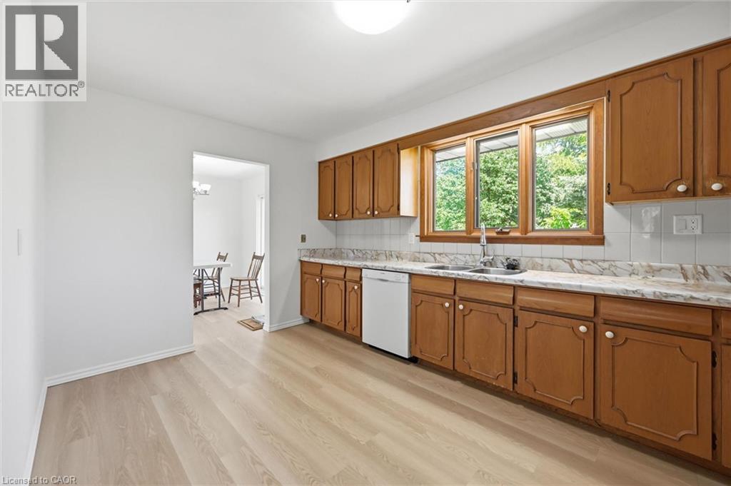 34 CHRISTOPHER Drive - 14