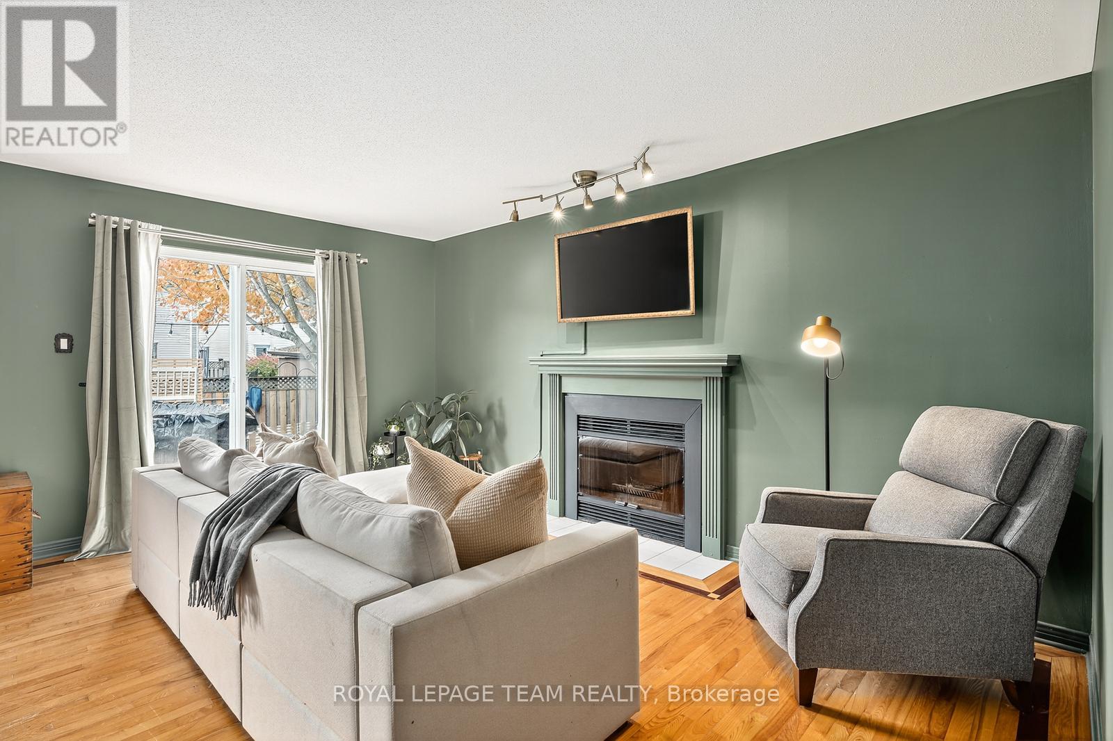 3 Bed, 3 Bath House for Sale in Ottawa – 77 ARMAGH WAY, Ottawa – MLS# X13633018 - Image 13