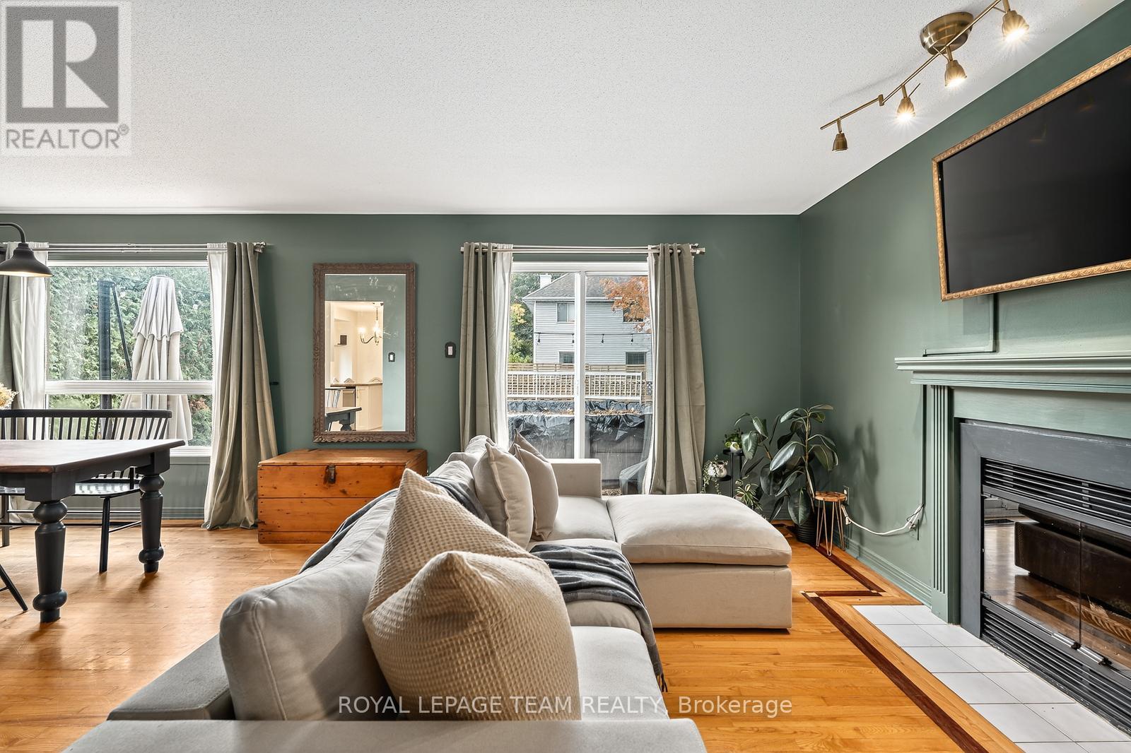3 Bed, 3 Bath House for Sale in Ottawa – 77 ARMAGH WAY, Ottawa – MLS# X13633018 - Image 15