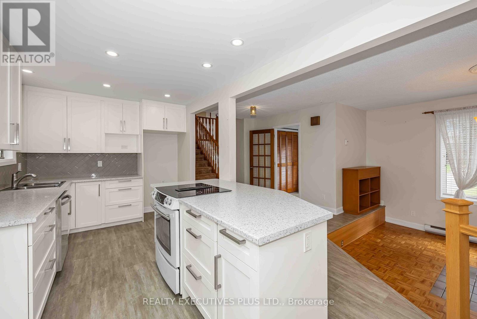 366 CHARRON STREET - Image 10