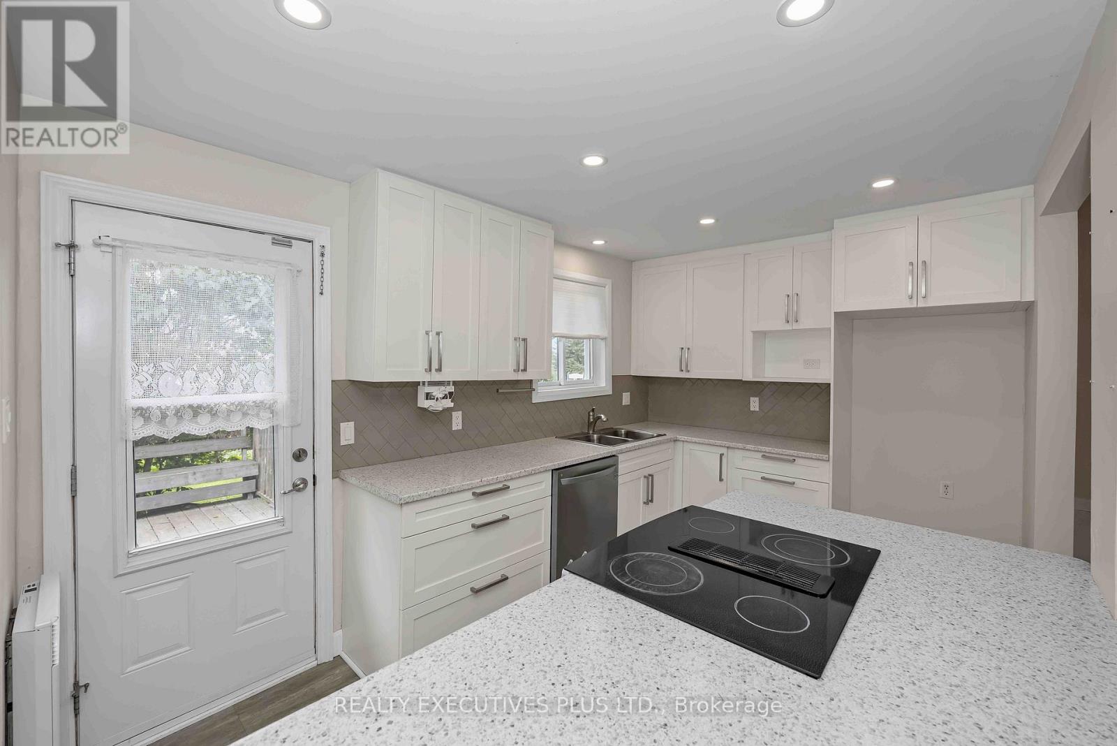 366 CHARRON STREET - Image 11