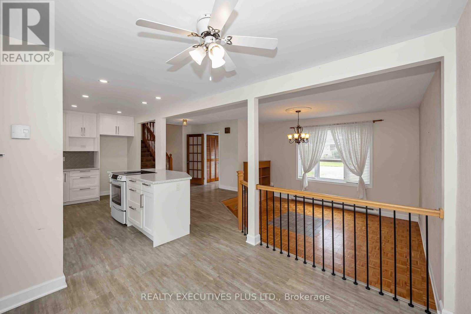 366 CHARRON STREET - Image 12