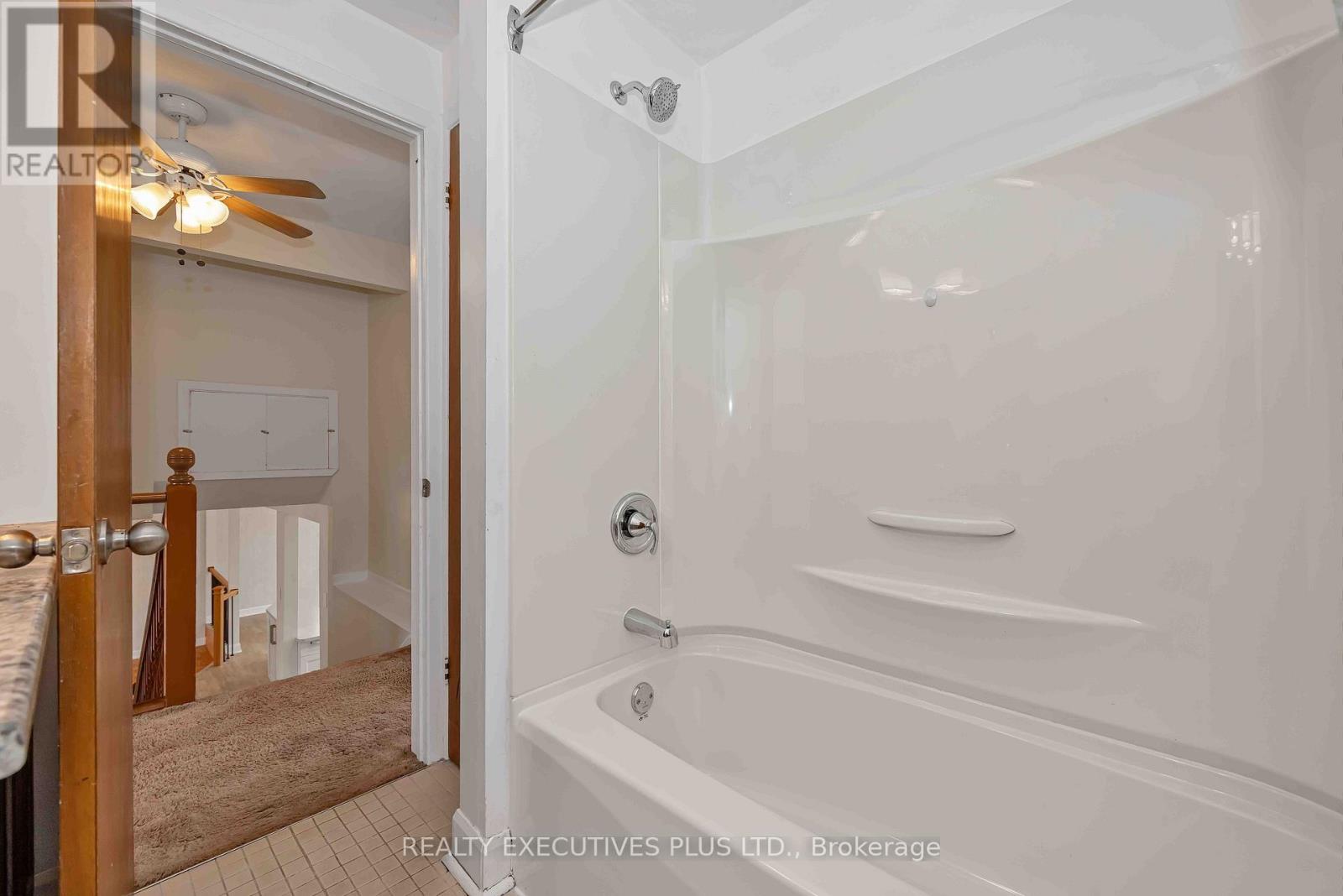 366 CHARRON STREET - Image 17
