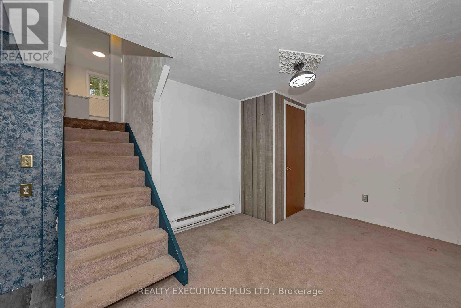 366 CHARRON STREET - Image 23