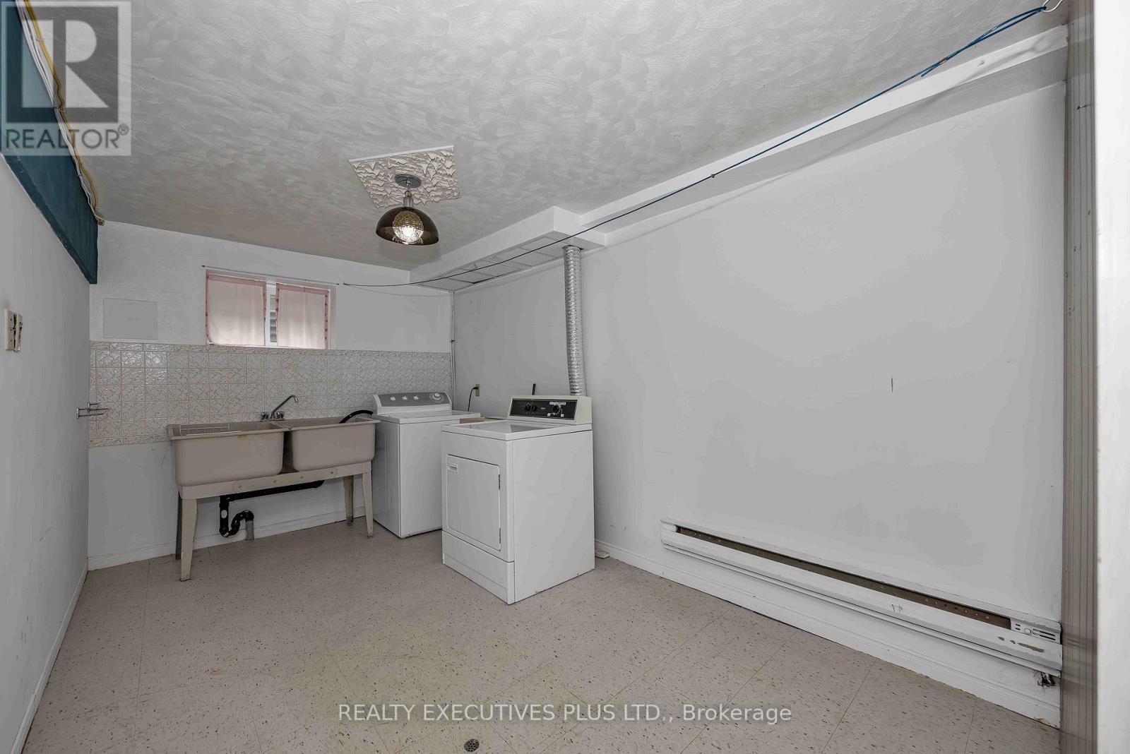 366 CHARRON STREET - Image 27